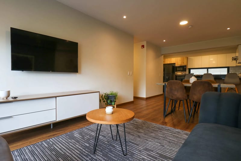 Spotless 2BR with Balcony in Miraflores