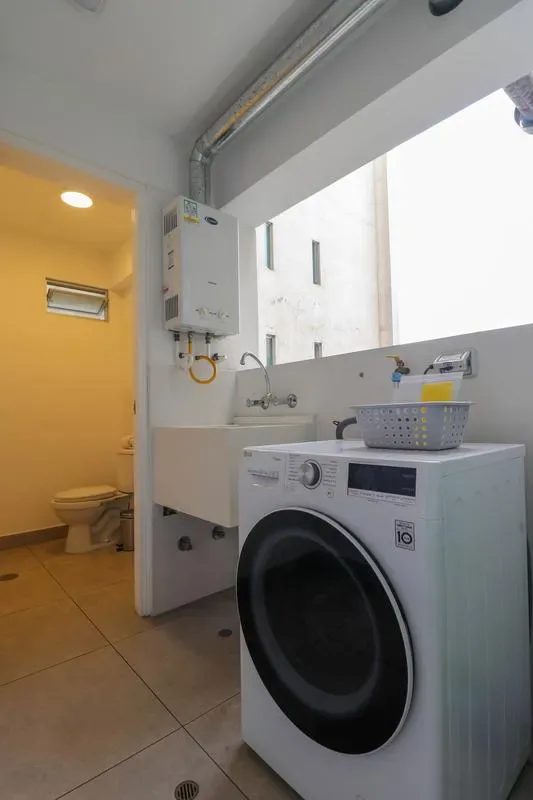 Spotless 2BR with Balcony in Miraflores