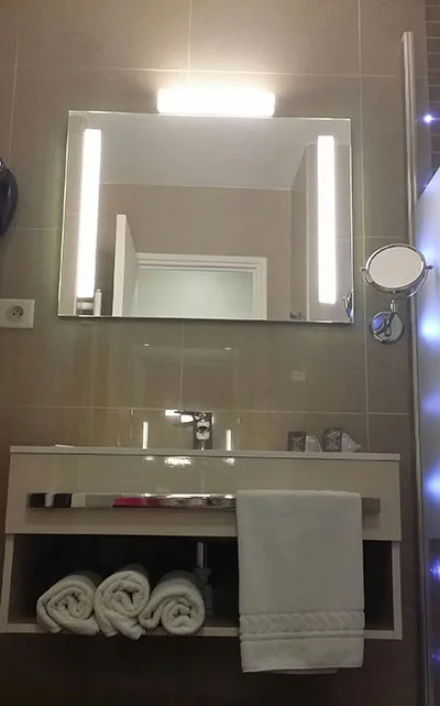 Baño de la habitación triple