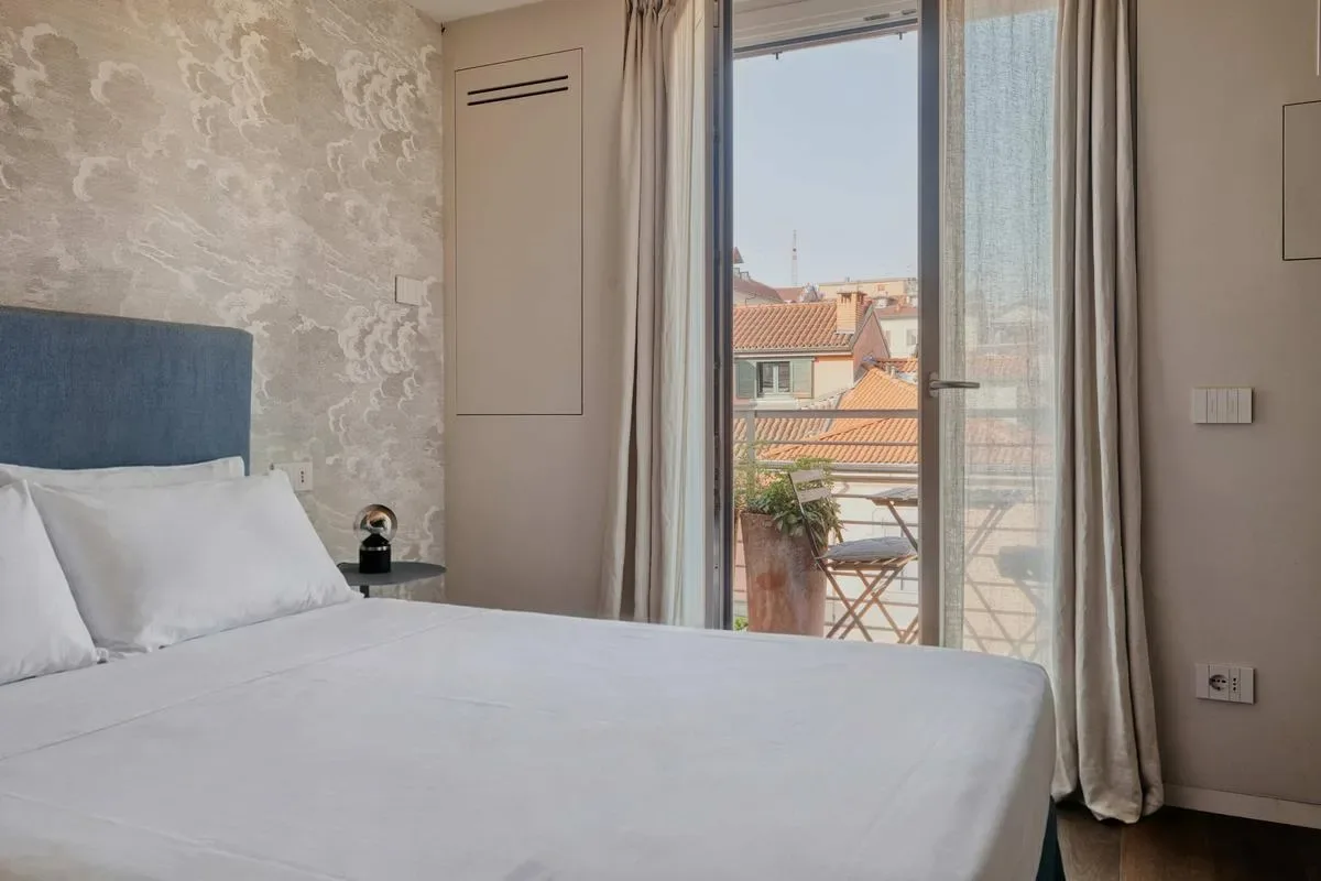 Stunning Apt w/ Private Terrace & Views