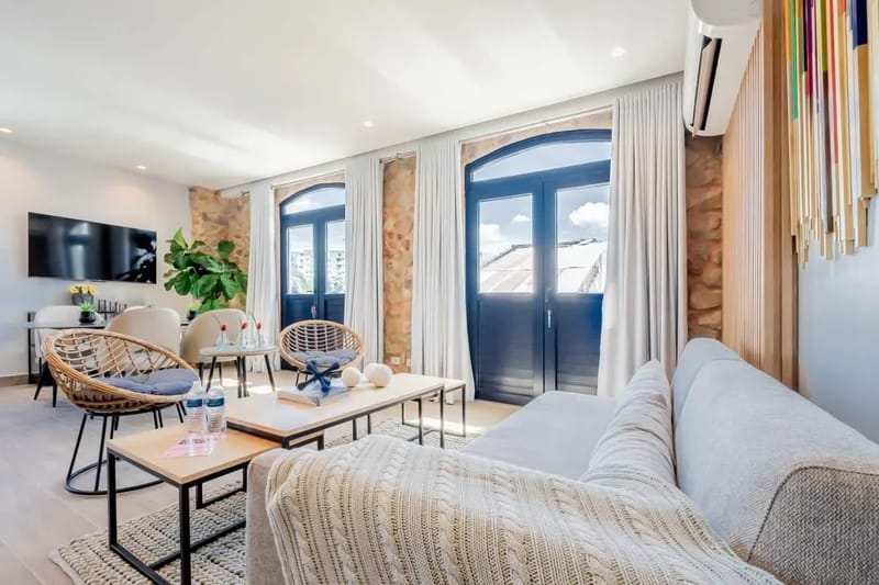 Deluxe 1BR in Casco Antiguo w/ Terrace