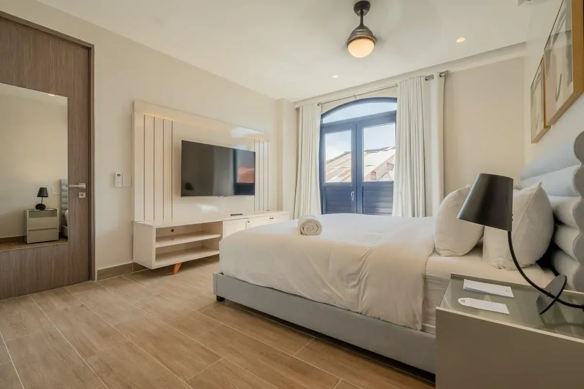 Deluxe 1BR in Casco Antiguo w/ Terrace