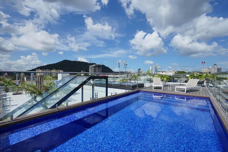 Deluxe 1BR in Casco Antiguo w/ Terrace