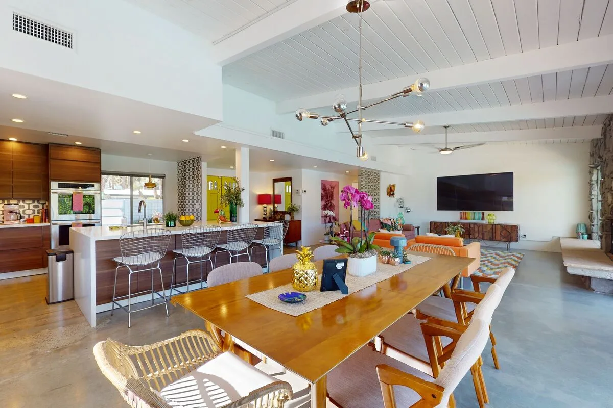 Mid-Century Alexander Stunner in Vista Las Palmas - 3800