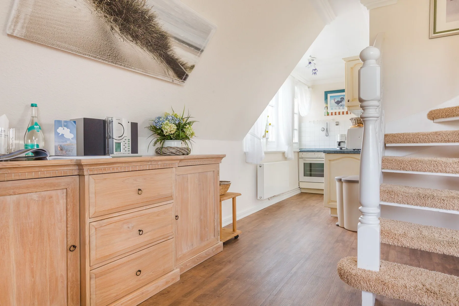 Unmittelbar am Strand gelegenes, sehr großzügiges 3-Raum-Appartement im OG&DG.