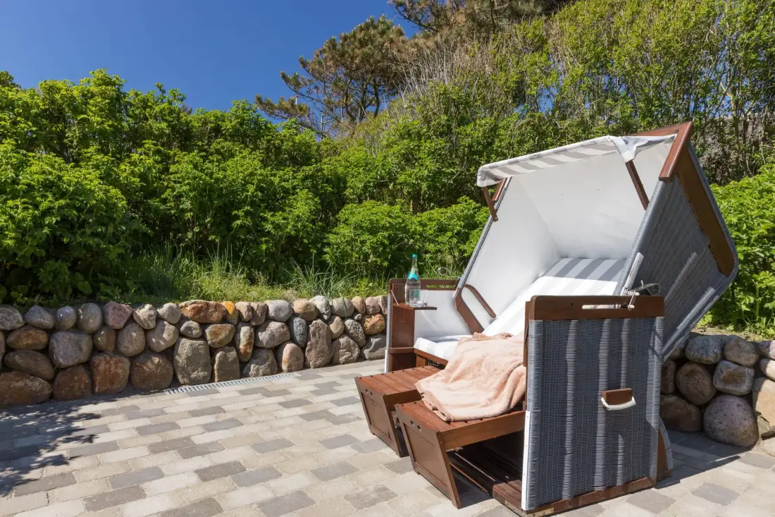 Unmittelbar am Strand gelegenes, sehr großzügiges 3-Raum-Appartement im OG&DG.
