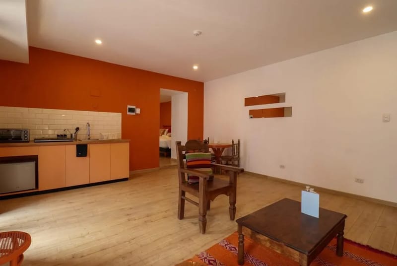 Spacious 1BR in Plaza de Armas w/ Balcony