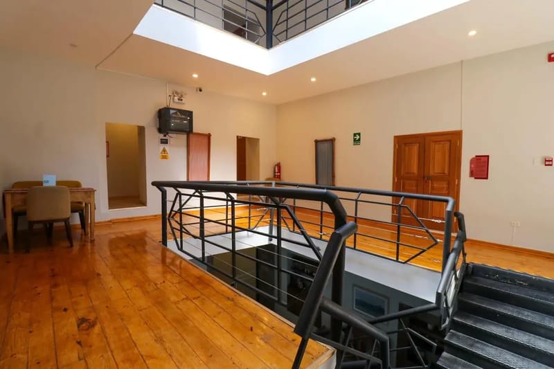 Spacious 1BR in Plaza de Armas w/ Balcony