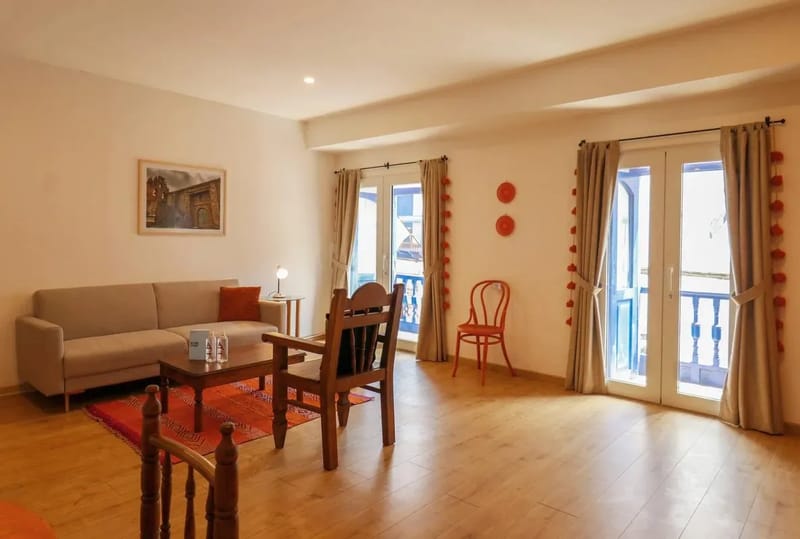 Spacious 1BR in Plaza de Armas w/ Balcony