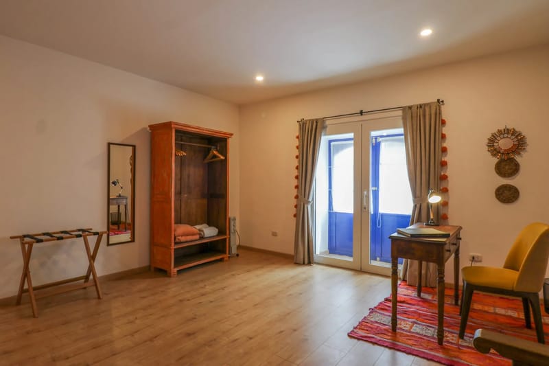 Spacious 1BR in Plaza de Armas w/ Balcony
