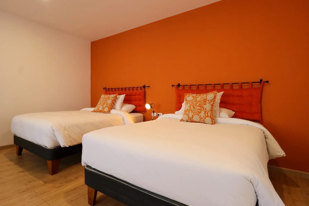 Spacious 1BR in Plaza de Armas w/ Balcony