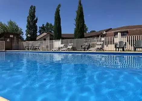 Piscina del hotel