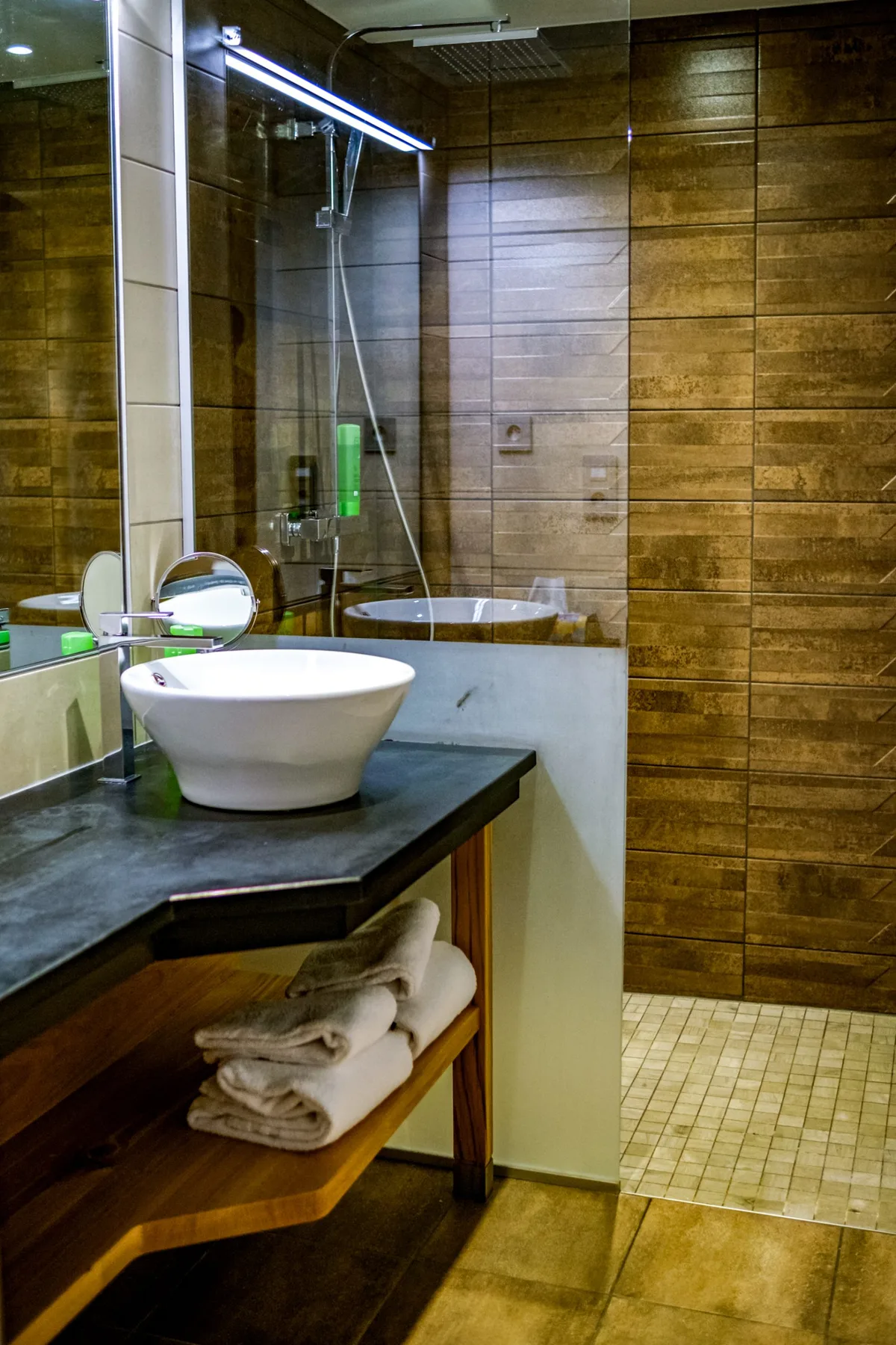 Baño de la habitación triple