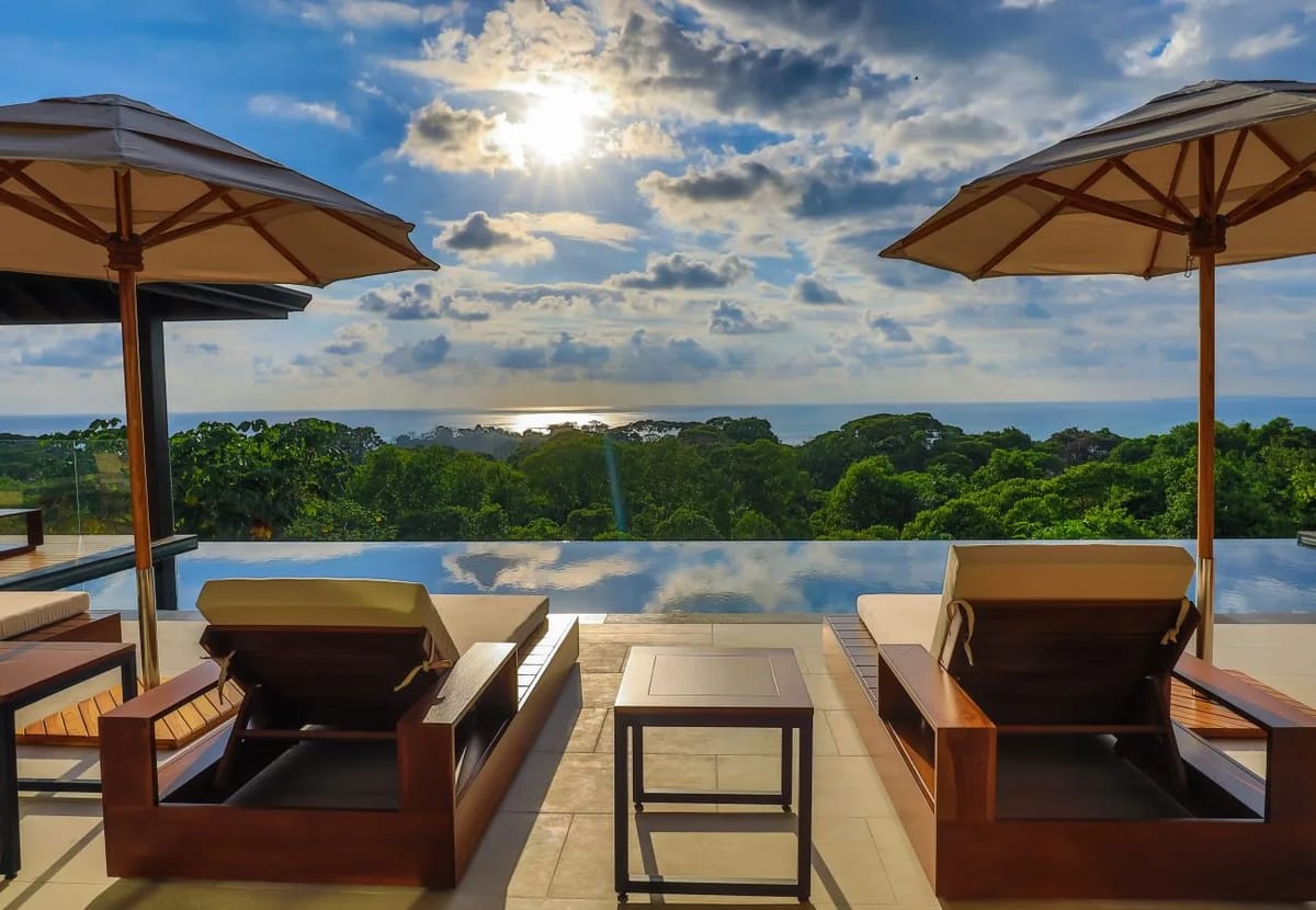 Villa en Dominical - Villa de lujo de ensueño con vistas a la selva y al océano y piscina
