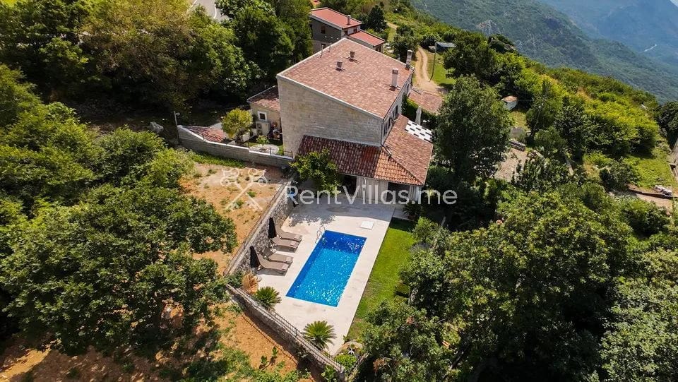 VILLA BRDA