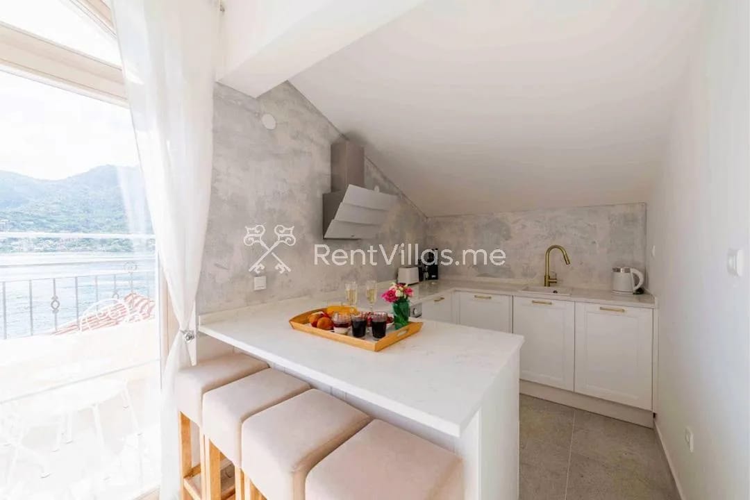 VILLA RIVIERA