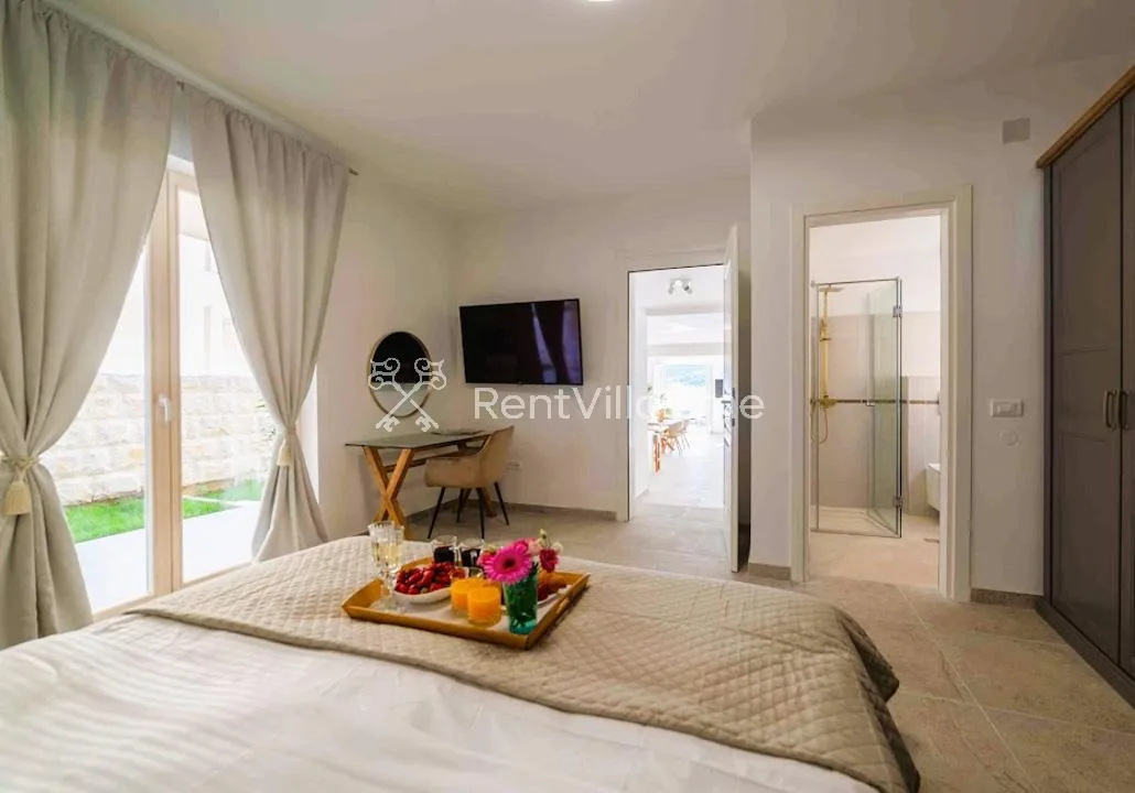 VILLA RIVIERA
