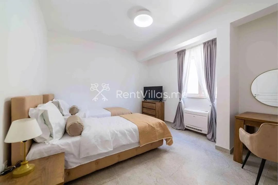 VILLA RIVIERA