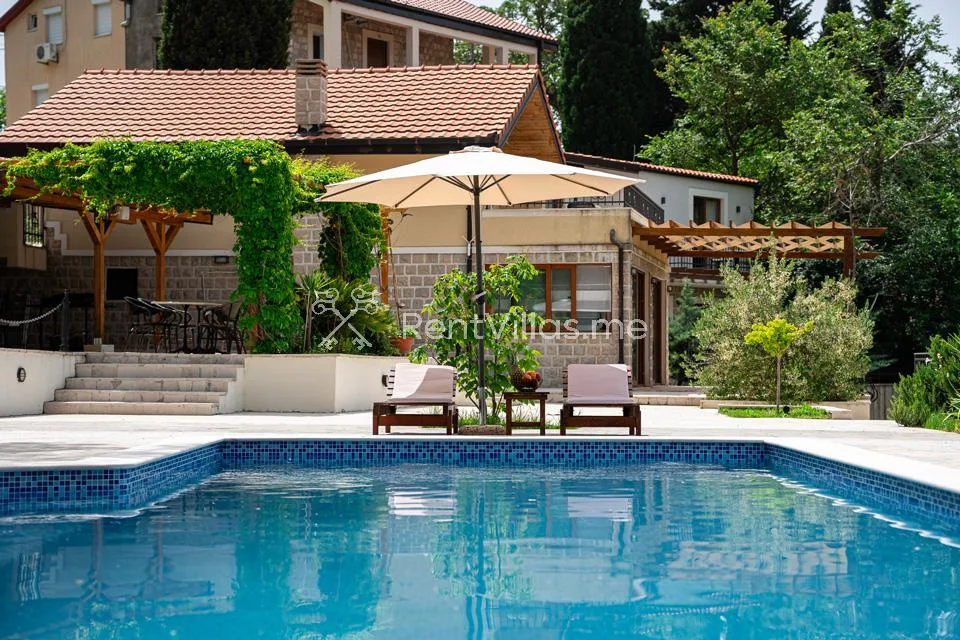 SUNRISE VILLA