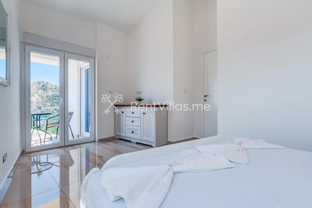 VILLA LEONA