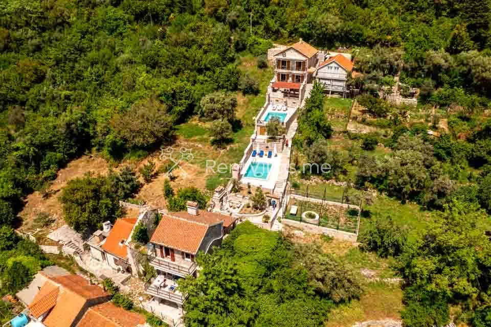 OLD STONE VILLAS