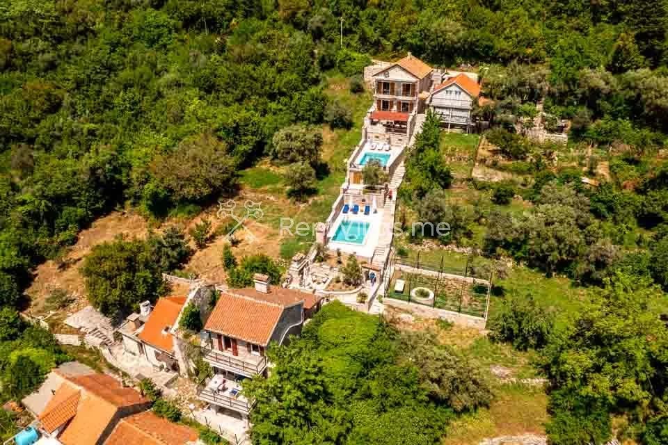 OLD STONE VILLAS