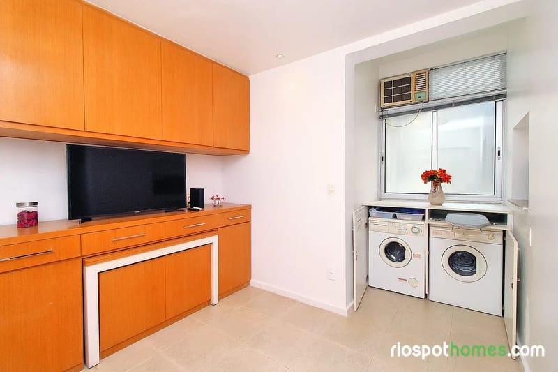 Quarto Sala a 150m da Praia | U052