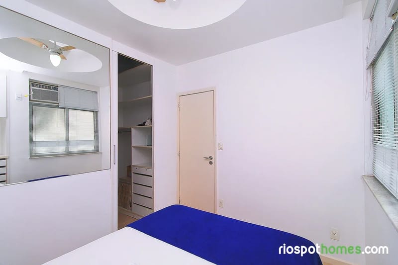 Quarto Sala a 150m da Praia | U052