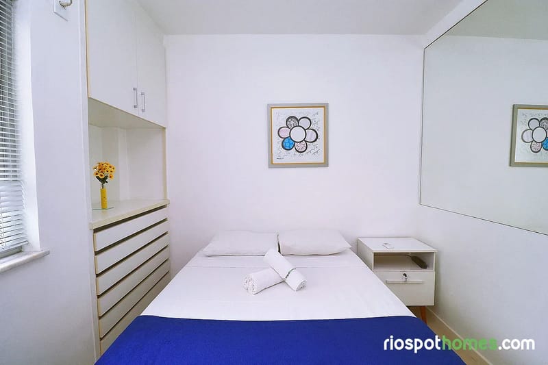 Quarto Sala a 150m da Praia | U052