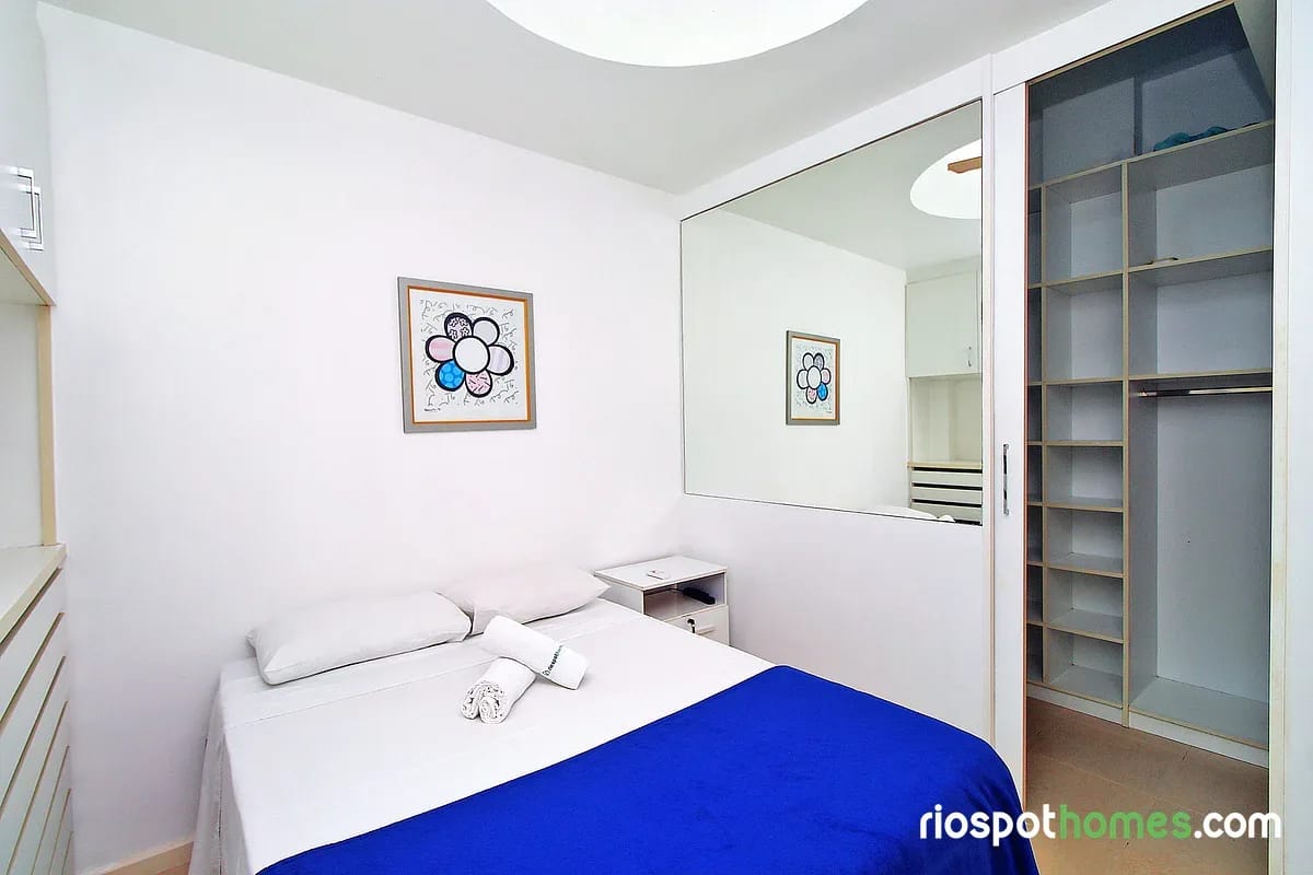 Quarto Sala a 150m da Praia | U052