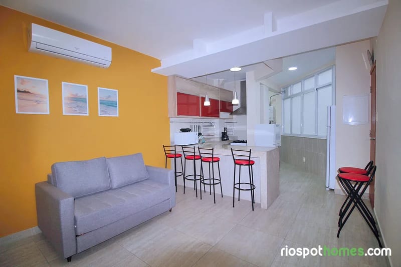 Conforto e Estilo em Copacabana | 2 Quartos D056