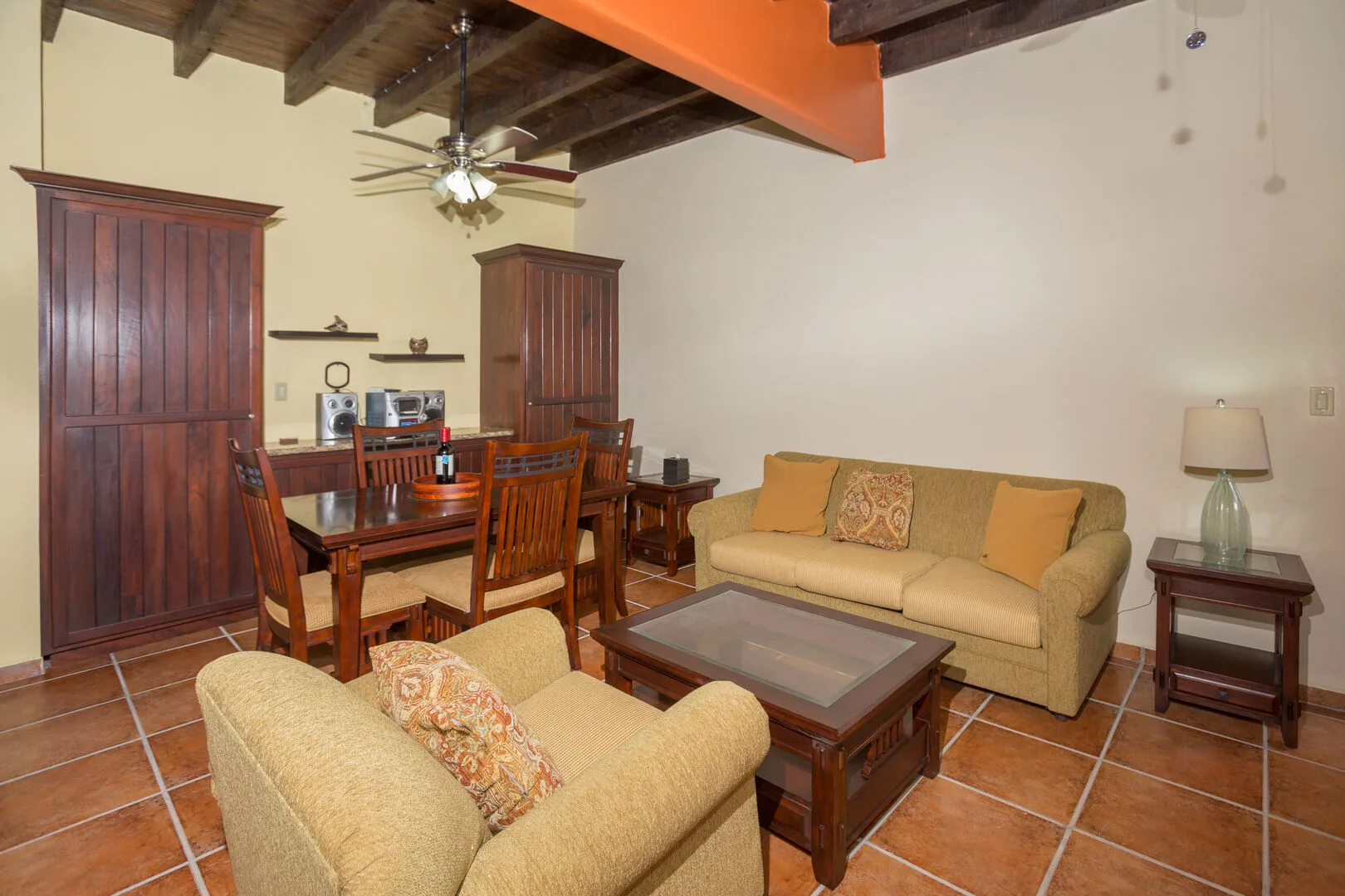 Área de sala y comedor
