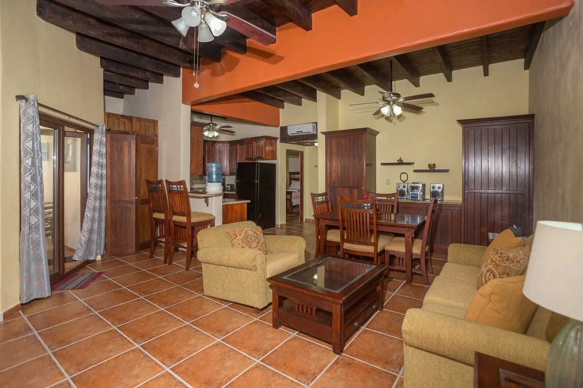 Área de sala y comedor