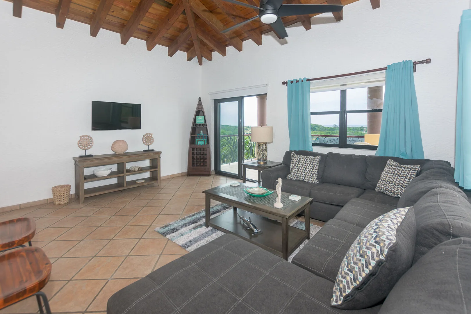 Pineapple Villa 442