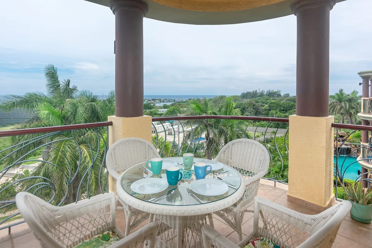 Pineapple Villa 442