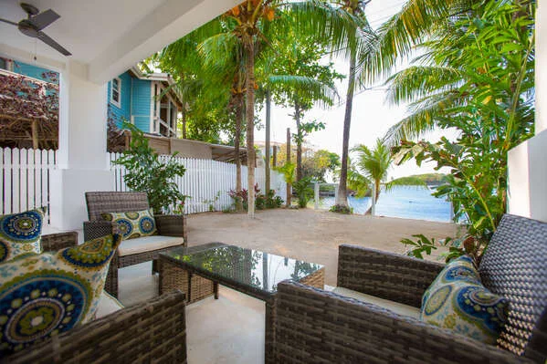 Bella Luna Beach House 3 Bedroom