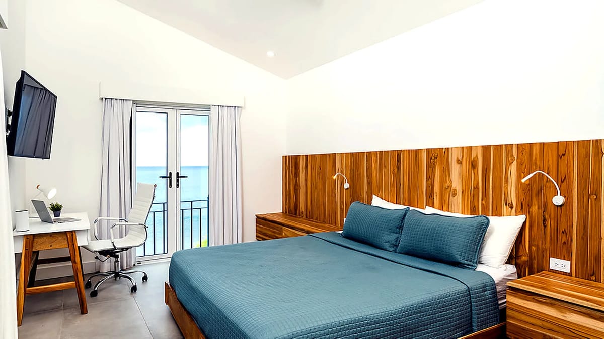 Amazing Beachfront Penthouse in Playa Langosta