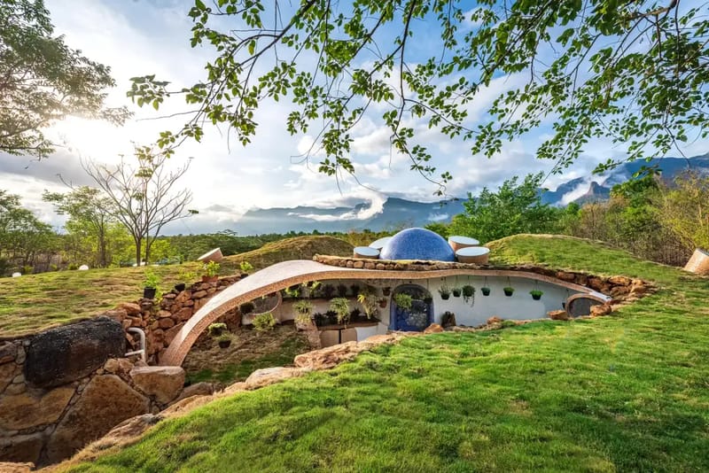 AsanjA Titaly (la primera casa semienterrada de la India)
