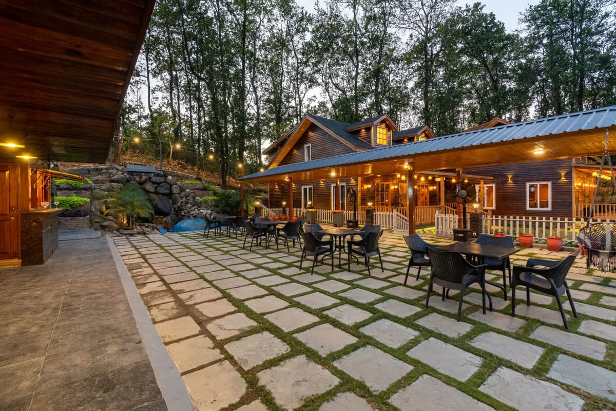The Woods: Sal Villa