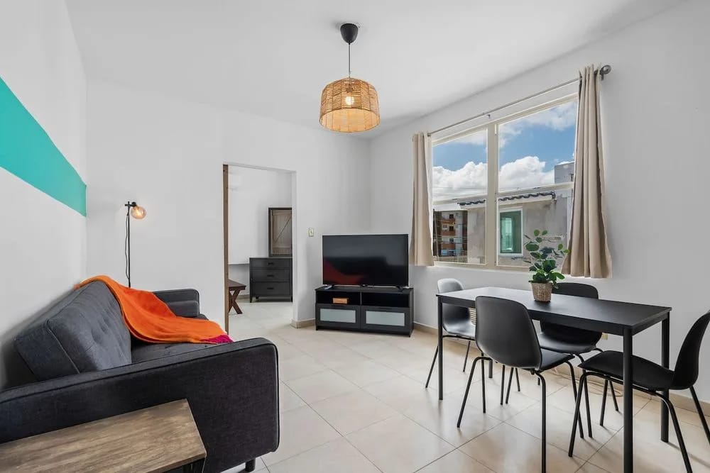 Relax After the Beach. Cozy Sofa & Smart TV.