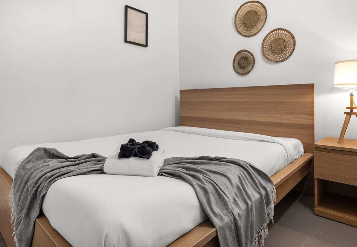 Habitación con cama queen y aire acondicionado – a 6 minutos a pie de la playa de Condado