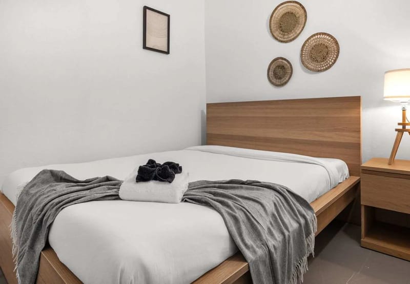 Queen bedroom with A/C – 6-min walk to Condado Beach