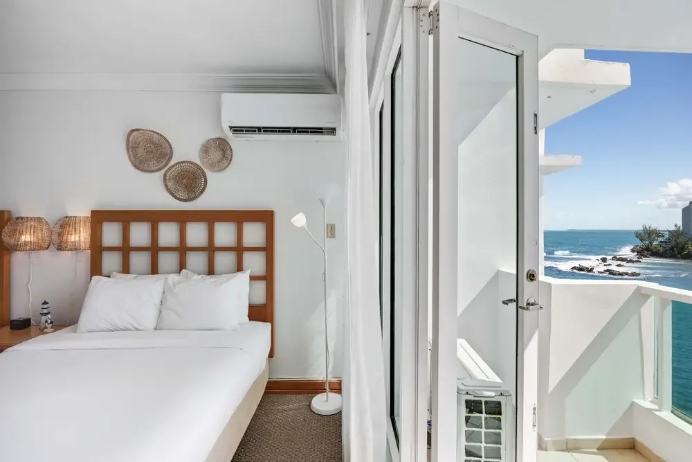 Condado Waterfront | Pool | 3BR Sleeps 8