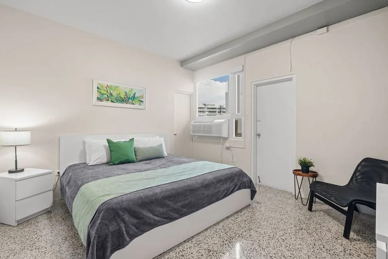 Olimpo | Habitación con cama king y balcón