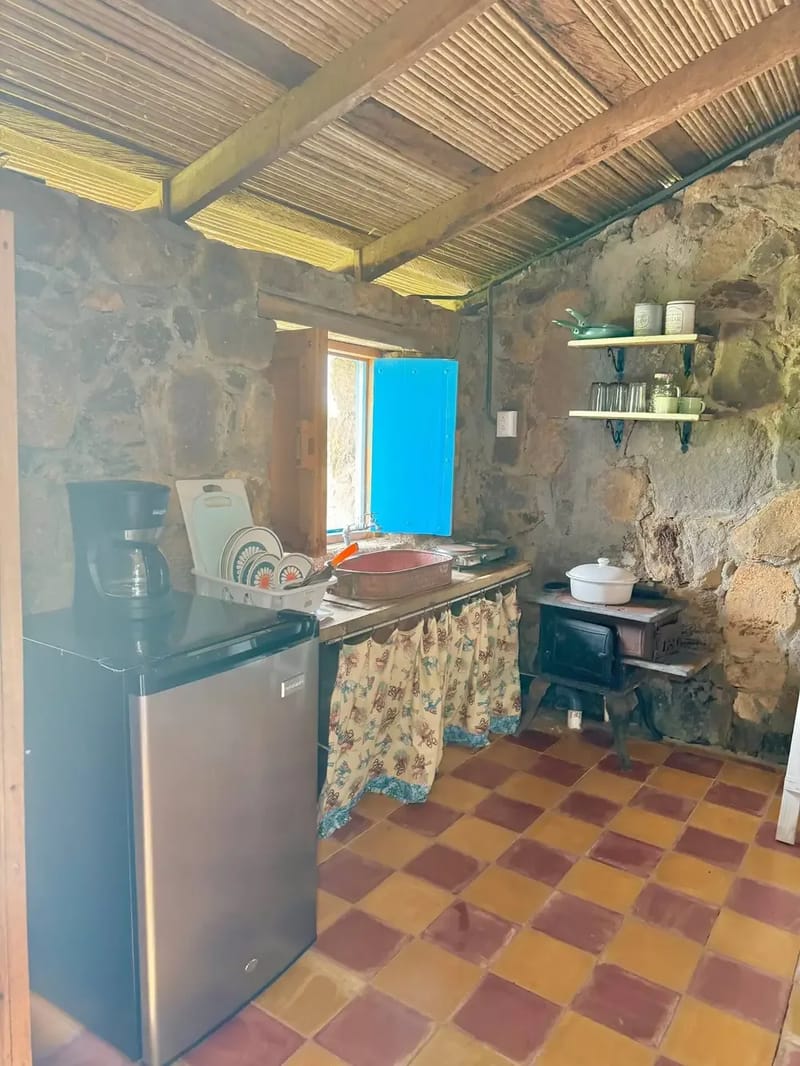 Volcanic Stone House | River Access | Beaches 32