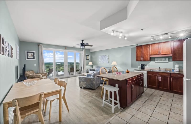 Cocina, comedor y sala de estar