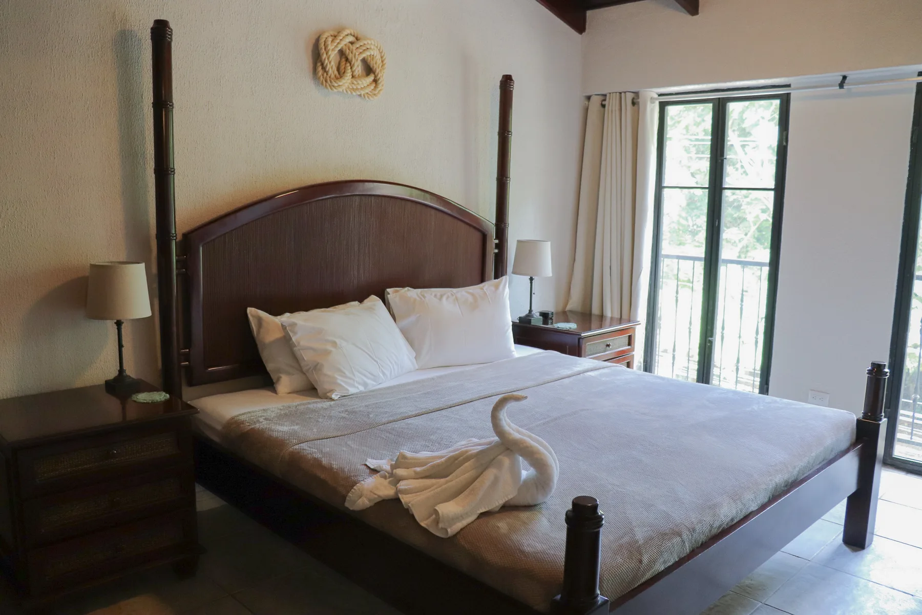 Dormitorio principal con cama king size