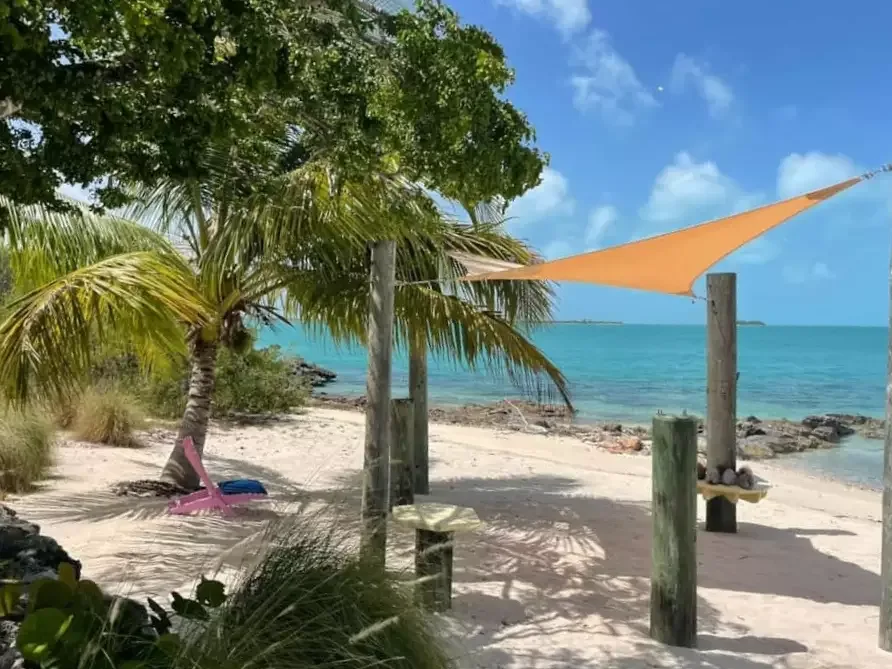Grotto Bay for 6