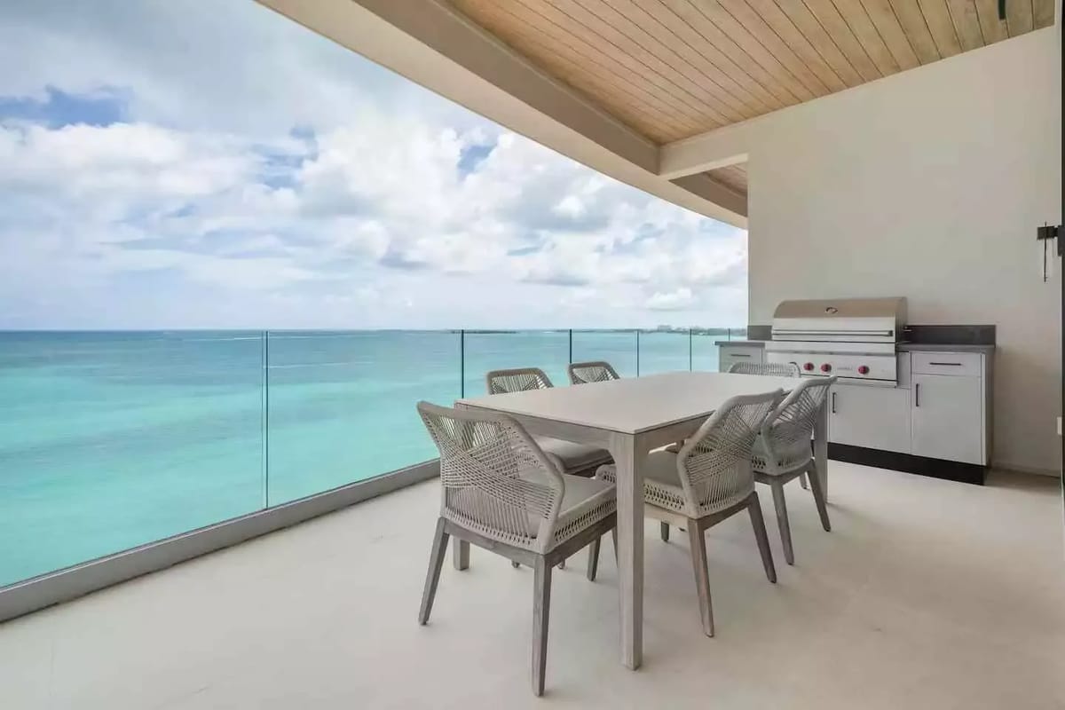Aqualina Penthouse 1001