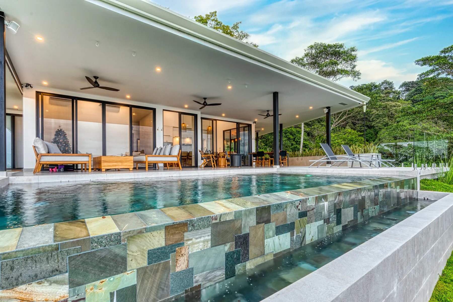 Infinity pool